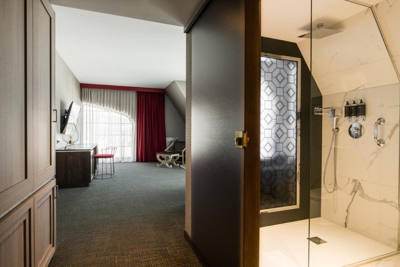 Executive Suite,1009083094:JPEG